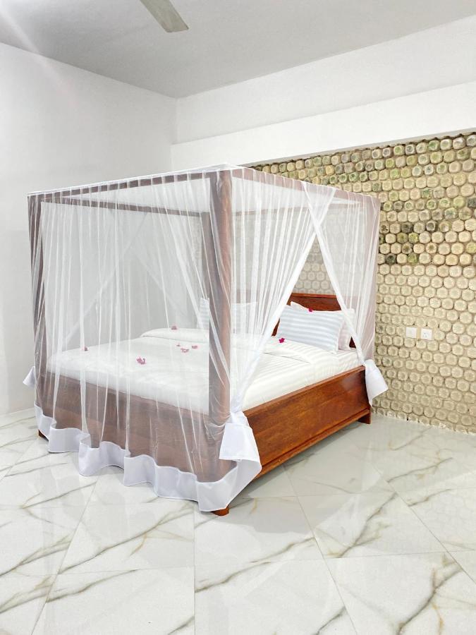 Habibis Bottle House Bed & Breakfast Nungwi Dış mekan fotoğraf