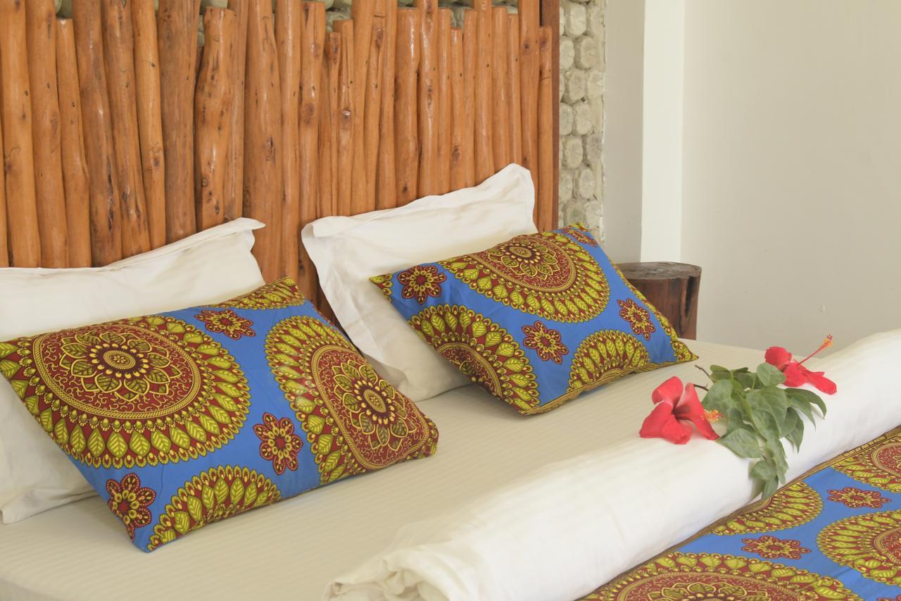 Habibis Bottle House Bed & Breakfast Nungwi Dış mekan fotoğraf
